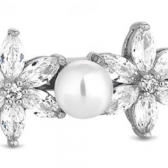 Cubic zirconia and pearl flower bangle